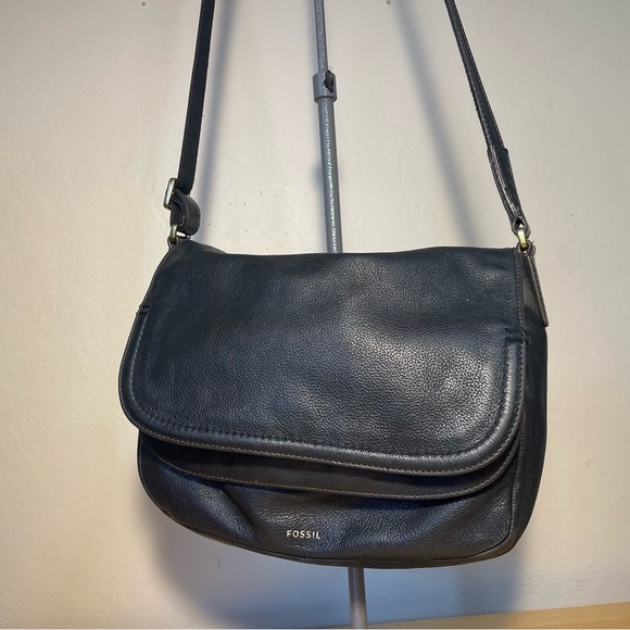 Fossil Black Leather Bag Double Flap Closure onf Front - Picture 1 of 15